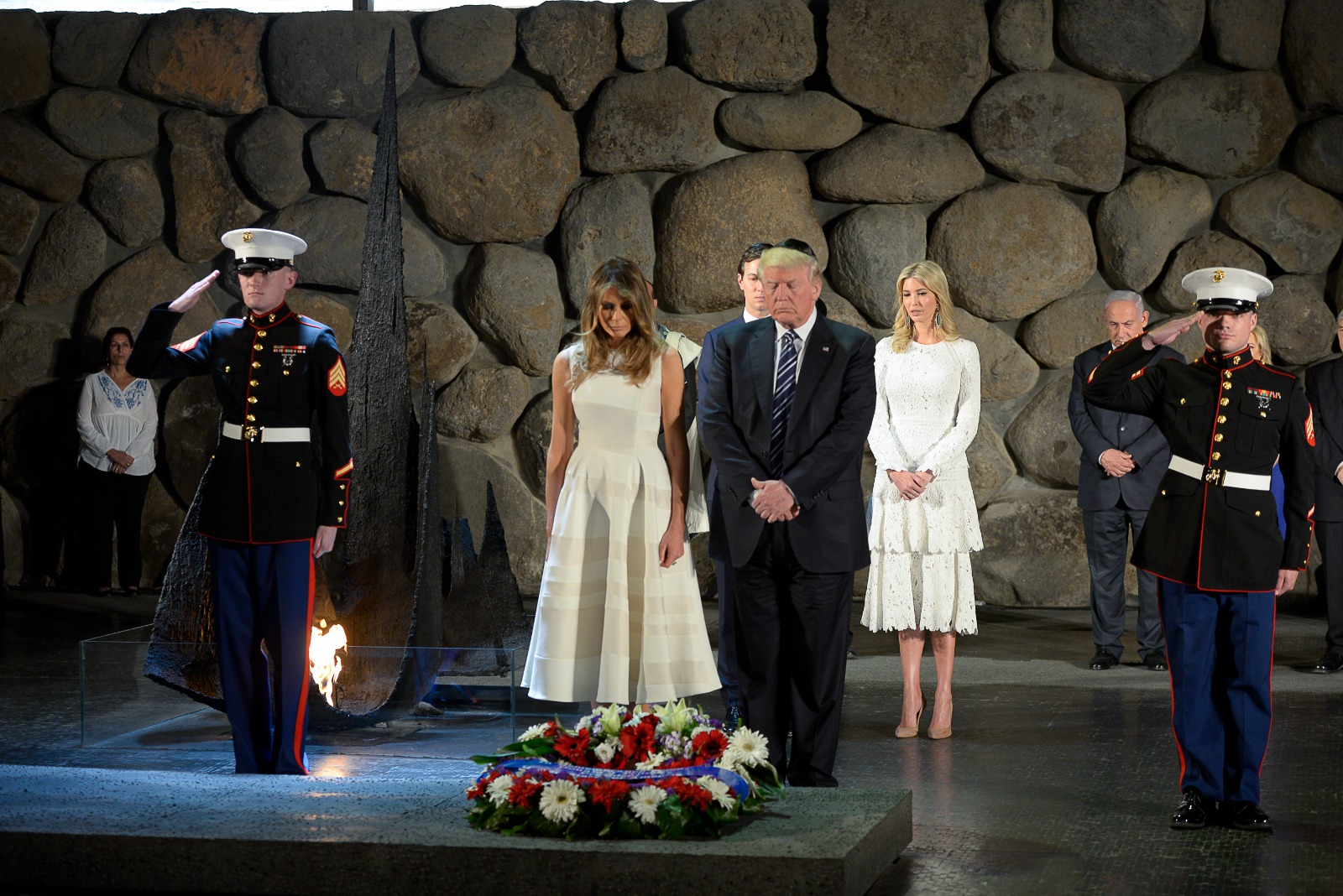 Wreath-laying at Yad Vashem: Melania Trump, President Trump and Ivanka Trump flanked by the honor guard